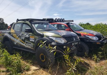Mitsubishi Triton Borneo Safari (2016) - 04
