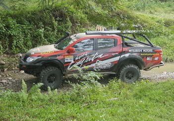 Mitsubishi Triton Borneo Safari (2016) - 05