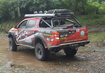 Mitsubishi Triton Borneo Safari (2016) - 06