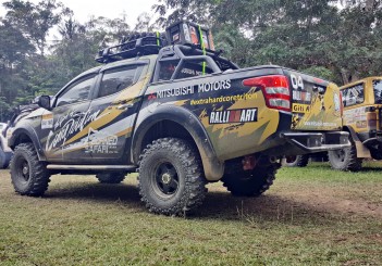 Mitsubishi Triton Borneo Safari (2016) - 10