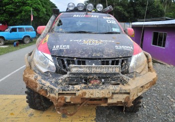 Mitsubishi Triton Borneo Safari (2016) - 100