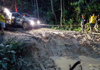 Mitsubishi Triton Borneo Safari (2016) - 13