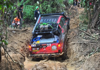 Mitsubishi Triton Borneo Safari (2016) - 21
