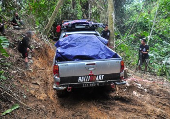 Mitsubishi Triton Borneo Safari (2016) - 50