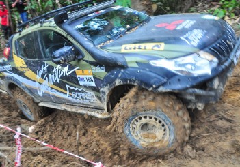 Mitsubishi Triton Borneo Safari (2016) - 54