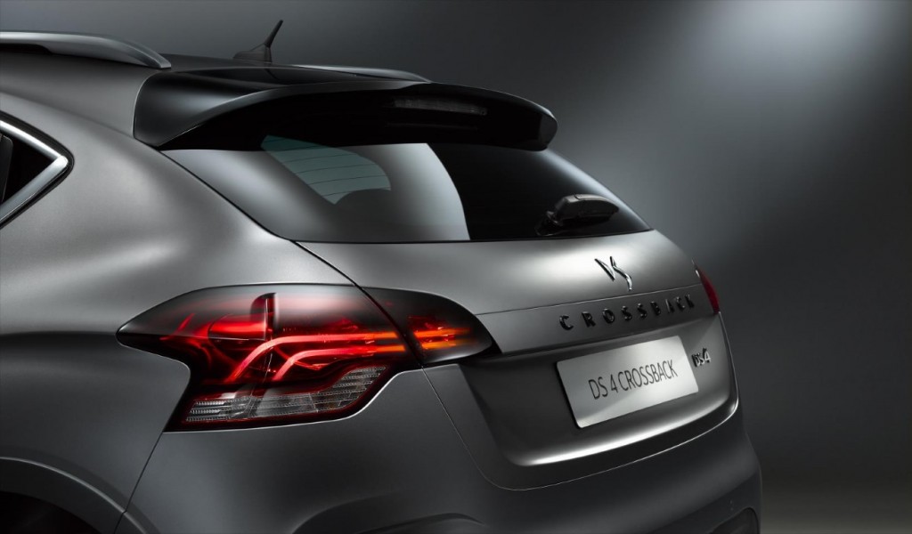 DS 4 CROSSBACK Moondust LE 01 (Medium)