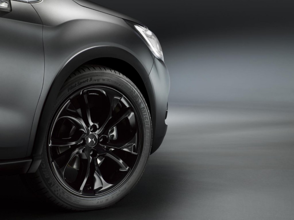 DS 4 CROSSBACK Moondust LE 04 (Medium)