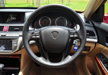 Proton Perdana - 070