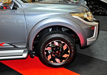 Mitsubishi Triton Adventure X with MIVEC turbodiesel - 15