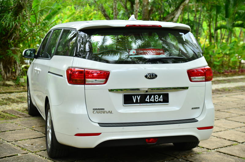 Kia Grand Carnival 2017 (19)