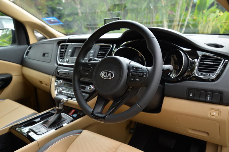 Kia Grand Carnival 2017 (21)