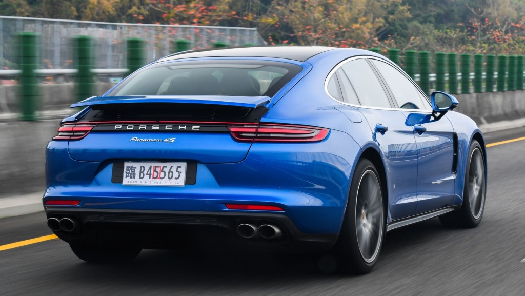 Porsche Panamera 4S - 06