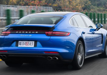 Porsche Panamera 4S - 06