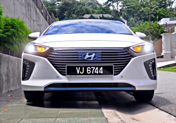 Hyundai Ioniq HEV Plus - 01