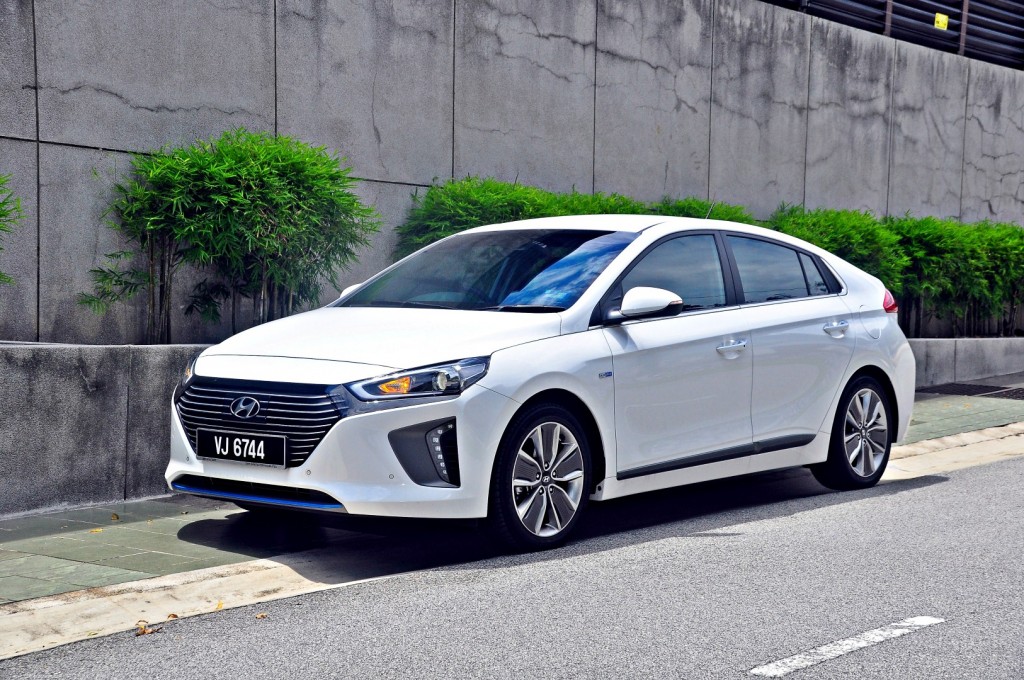 Hyundai Ioniq HEV Plus - 02