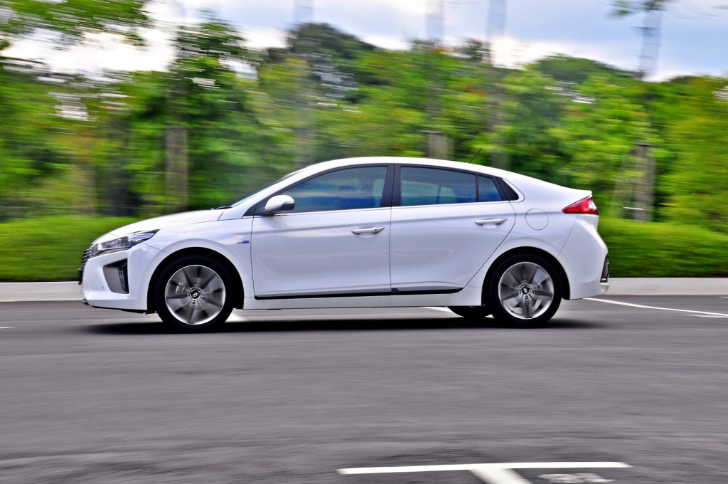 Hyundai Ioniq HEV Plus - 107