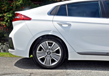 Hyundai Ioniq HEV Plus - 12