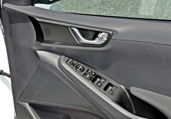 Hyundai Ioniq HEV Plus - 29