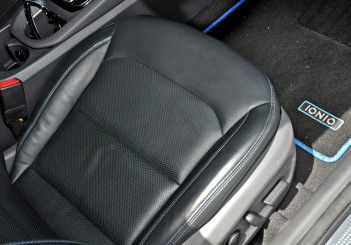 Hyundai Ioniq HEV Plus - 38