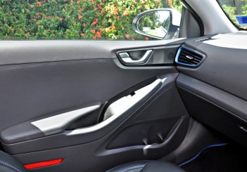 Hyundai Ioniq HEV Plus - 61
