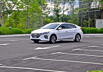 Hyundai Ioniq HEV Plus - 99