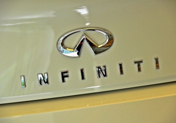 Infiniti Q60 coupe - 33