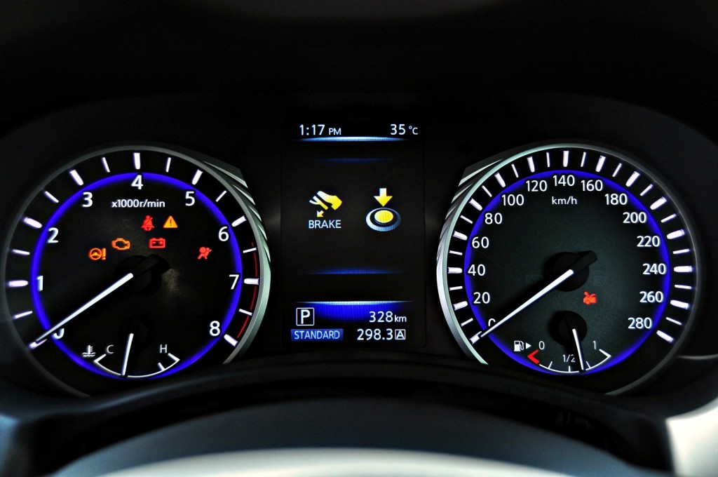 Infiniti Q60 coupe - 56