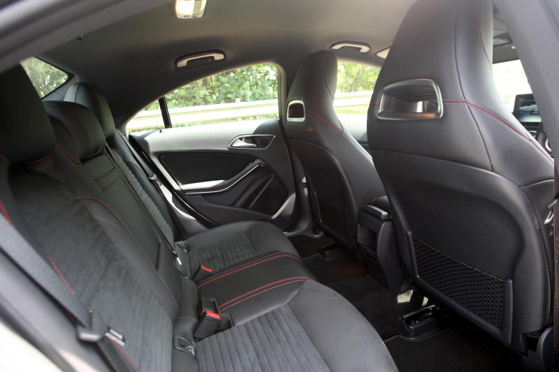 Mercedes-Benz CLA 200 coupe (12)