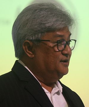 Nik Izani.