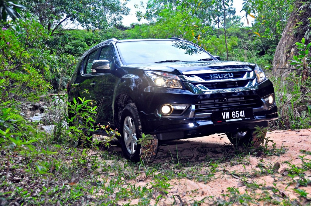 Isuzu mu-X Type-S - 02