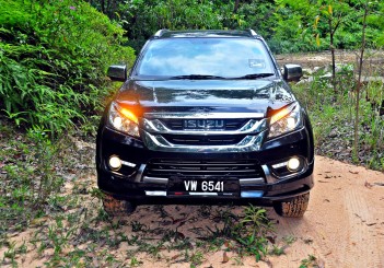Isuzu mu-X Type-S - 03