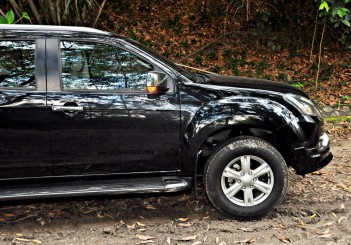 Isuzu mu-X Type-S - 09-1