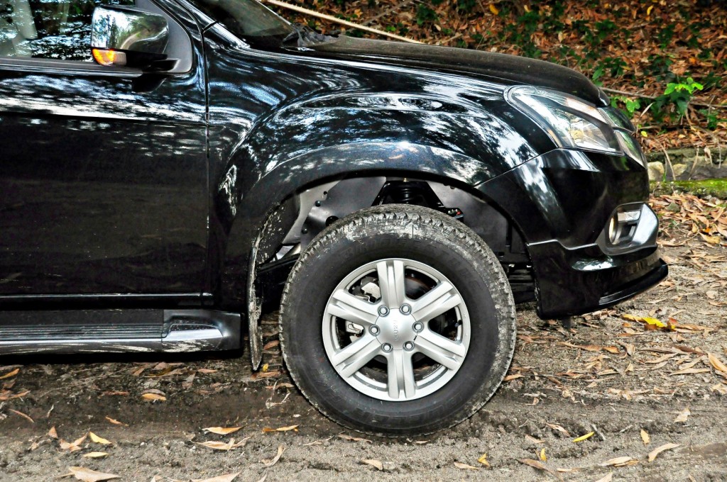 Isuzu mu-X Type-S - 09-2