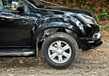 Isuzu mu-X Type-S - 09-2
