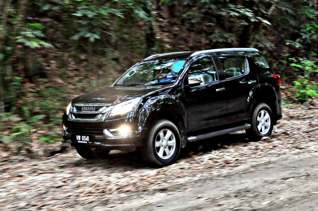 Isuzu mu-X Type-S - 100