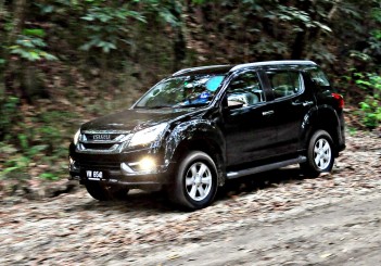 Isuzu mu-X Type-S - 100