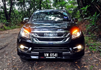 Isuzu mu-X Type-S - 15