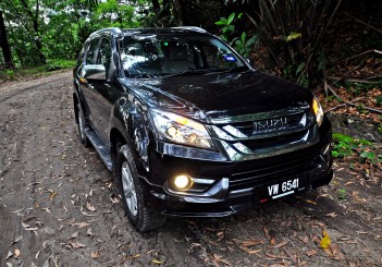 Isuzu mu-X Type-S - 18