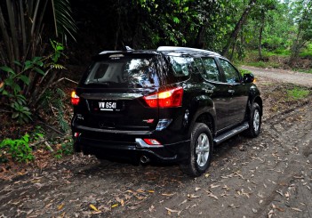 Isuzu mu-X Type-S - 19