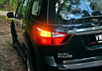 Isuzu mu-X Type-S - 23