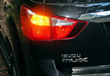 Isuzu mu-X Type-S - 24