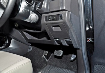 Isuzu mu-X Type-S - 37