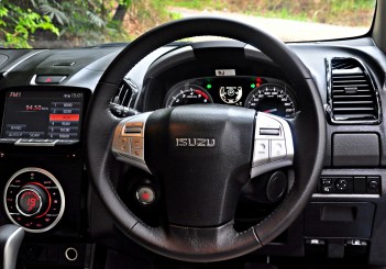 Isuzu mu-X Type-S - 39
