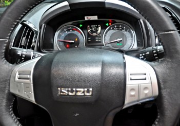 Isuzu mu-X Type-S - 49