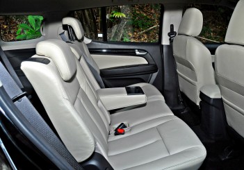 Isuzu mu-X Type-S - 82