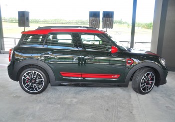 MINI John Cooper Works Countryman - 09