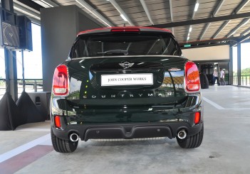 MINI John Cooper Works Countryman - 13