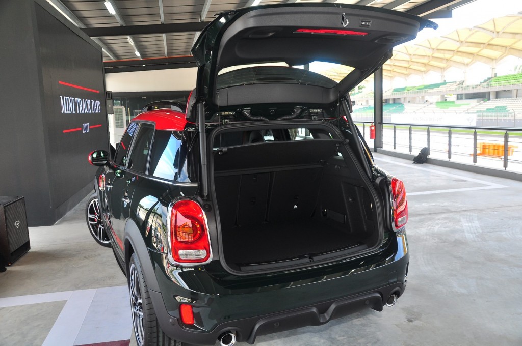 MINI John Cooper Works Countryman - 16