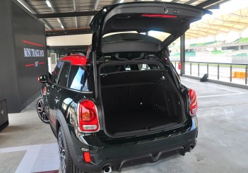 MINI John Cooper Works Countryman - 16