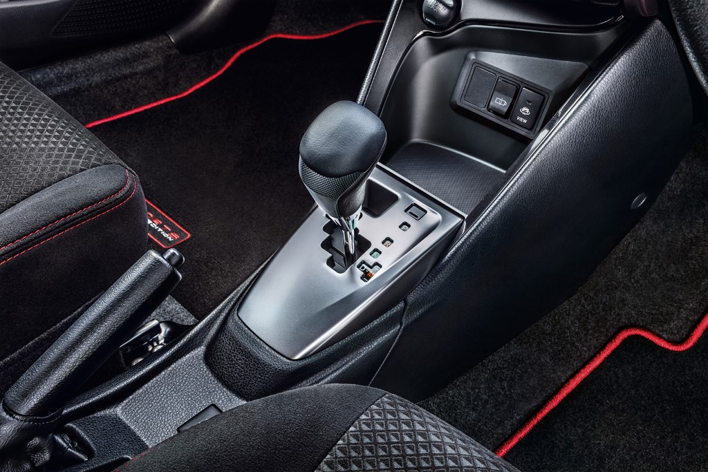 TYT Vios SE_Sport Gear Knob_client (Custom)